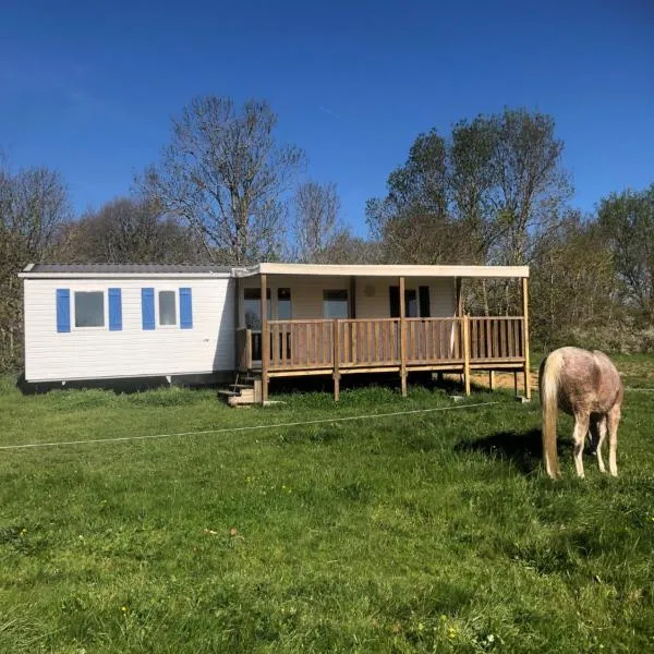 Mobil home, hotel in Missècle