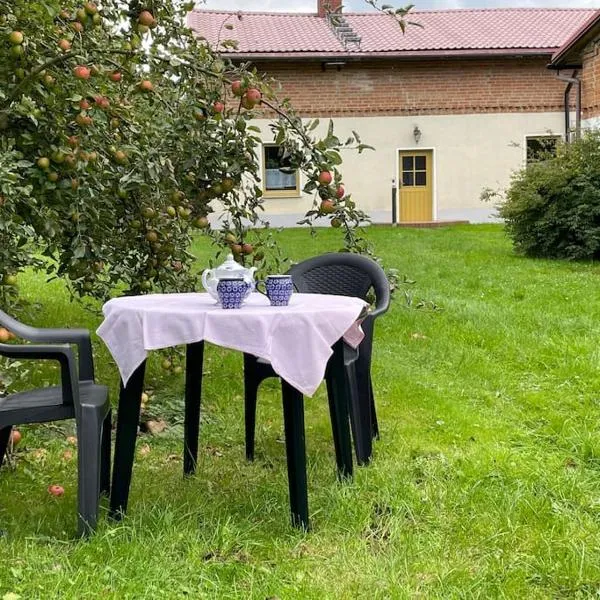 Gemütliches Haus max 6 Personen 2Schlafzimmer 1Schlafsofa，Klocksin的飯店