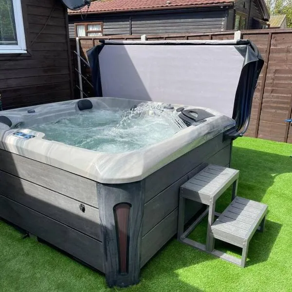 Whittams Hot-tub Chalet Retreat, hotel em Heysham