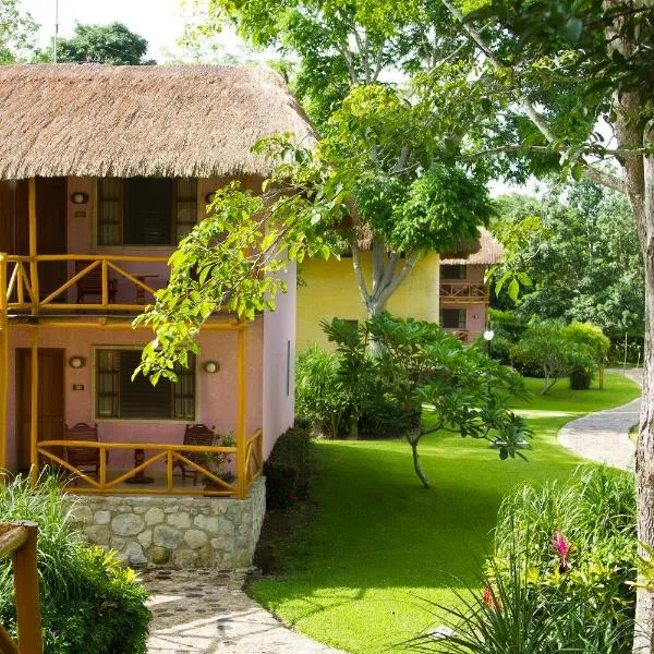 chicanna ecovillage resort, hotel en Chicanna