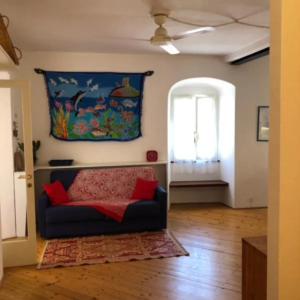 La Piazzetta, hotel v destinaci Capraia