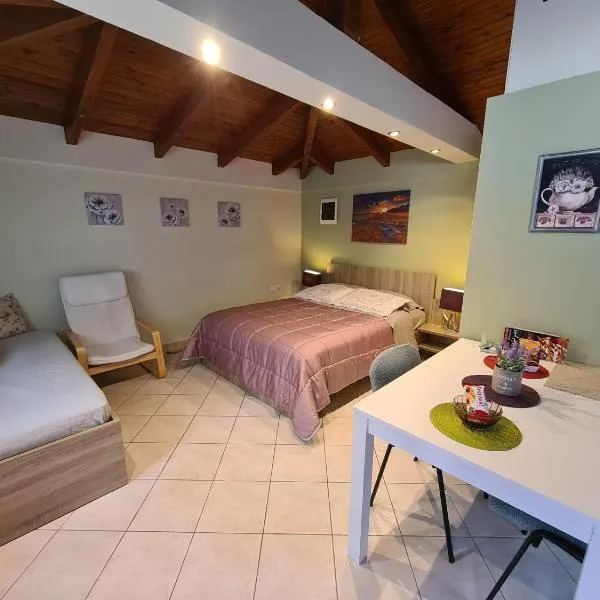 Semelia's Guest house, hotel v destinaci Spáta
