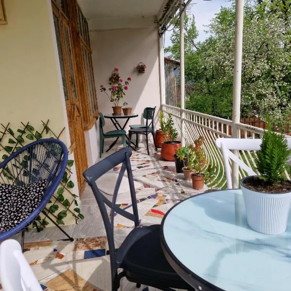 Racha guest house MERO, hotel a Ambrolauri