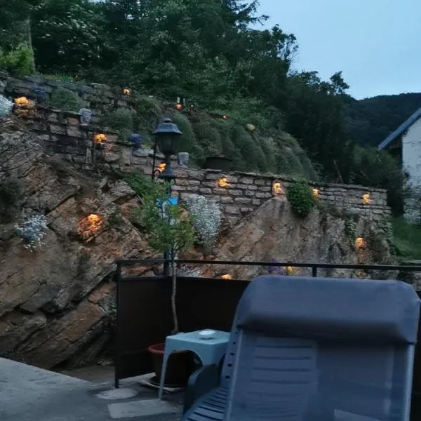 La roche Saint roch, hotel v destinaci Grusse