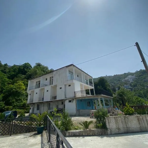 Temo's guest house in Kvariati, hotel a Kvariati