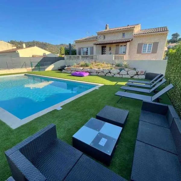 Bâtisse Provençale, hotel v destinaci Gréoux-les-Bains