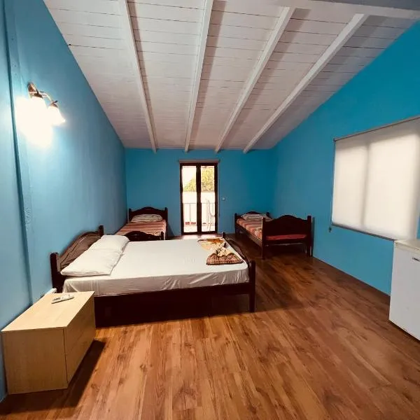 Favela Chic Room, hotel v destinaci Durrës