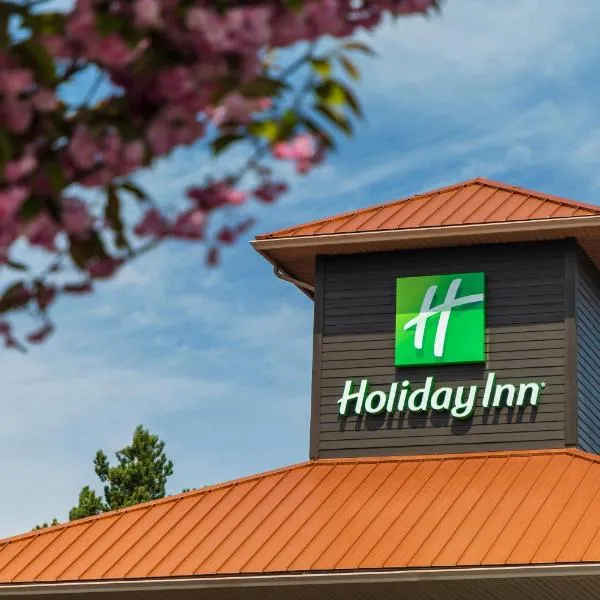 Holiday Inn Victoria - Elk Lake, an IHG Hotel, hotelli kohteessa Victoria
