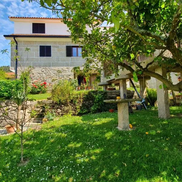 Casa Caminho da Ponte, hotel en Branda de Santo António