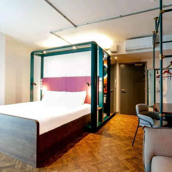 YOTEL Manchester Deansgate, отель в Манчестере