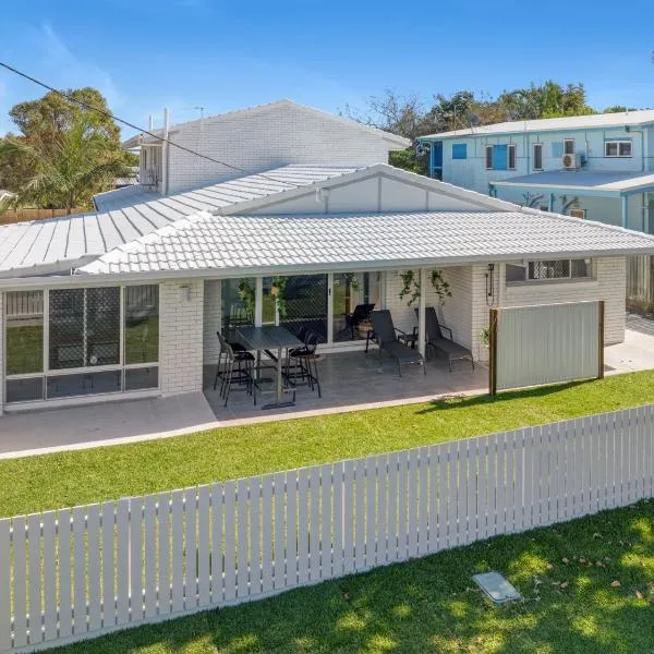 Spindrift Unit 1 10 Spectrum Street Rainbow Beach, hotel in Rainbow Beach