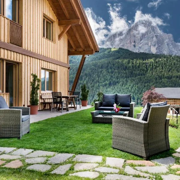 Villa Solinda App Puccini, hotel in Selva di Val Gardena