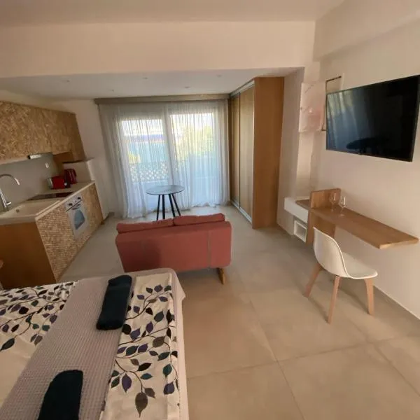 ANAX SUITE, hotel em Pera Gyalos