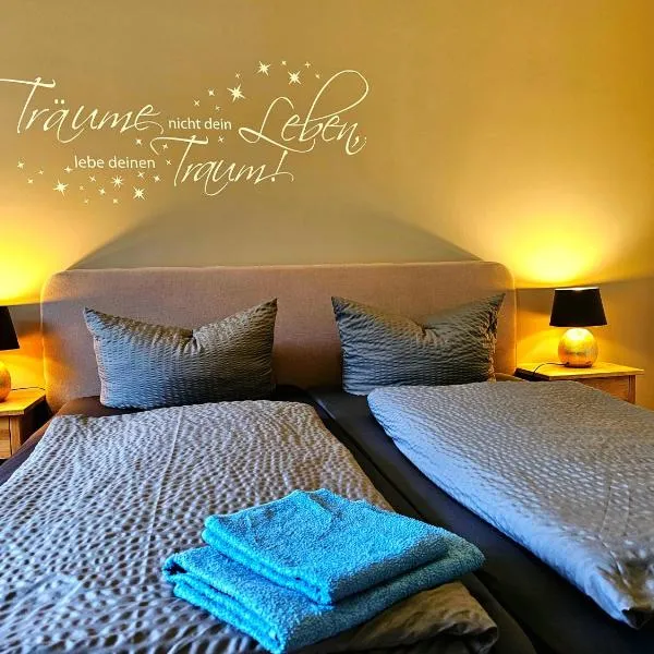 Selker Noor Apartments - mit 1,4ha Naturpark und Bachlauf an der Au, hotel in Schleswig