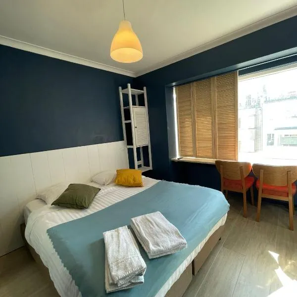 Hotel HEB, hotel in Ostend