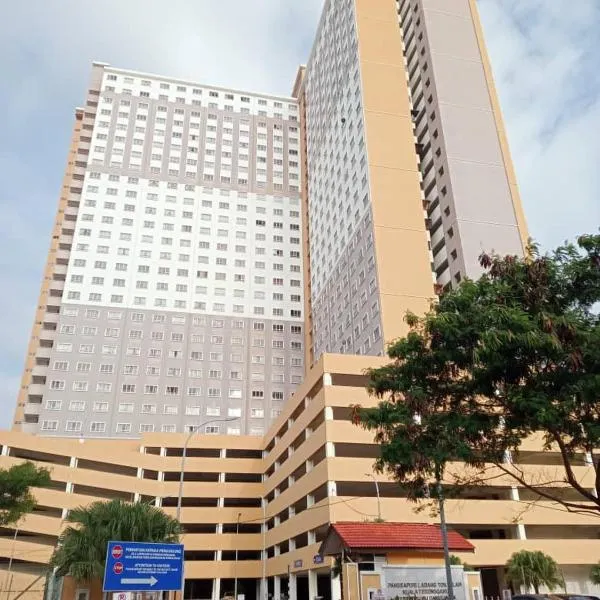 Homestay Camelia Kuala Terengganu - Near Drawbridge, Pasar Payang, KTCC Mall, Hospital HSNZ and Batu Buruk Beach Area, hotel in Kuala Terengganu