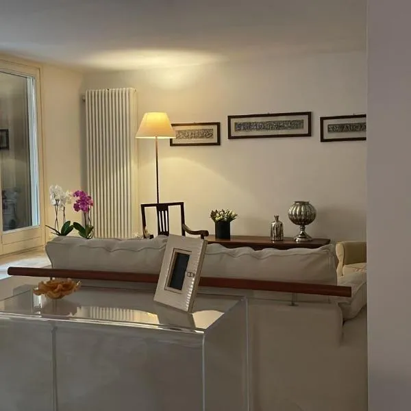 Casa Fiorita Appia Antica, hotel in Rome