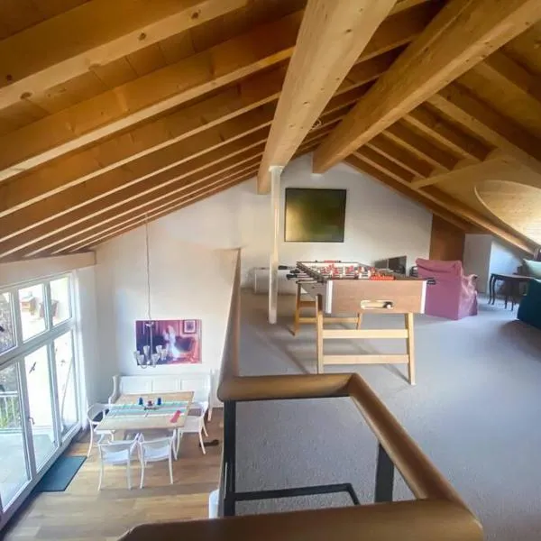 4 1/2 Room Maisonette Apartment with great views, hotel v destinaci Sils Maria