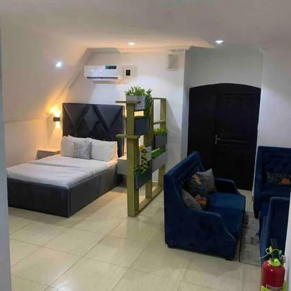 Loft Studio Unit in Lekki phase 1 - 2 ACs, Kitchen, Closet & Ironing room, Netflix, WI-FI, Bath tub 1, hotel v destinaci Lagos