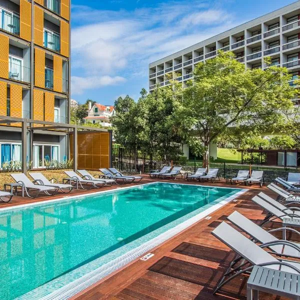 Pestana Casino Studios, hotel ve Funchalu