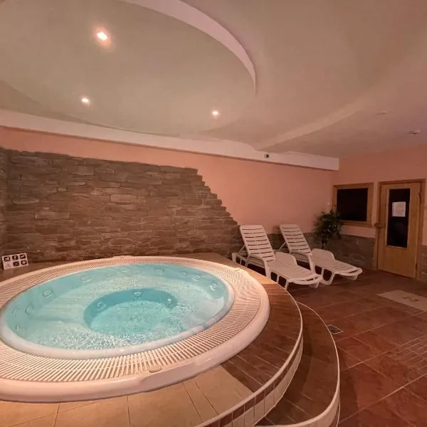 Garda Wellness Apartmanház, hotel v destinaci Hévíz