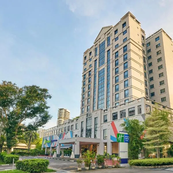 Holiday Inn Express & Suites Singapore Novena, an IHG Hotel: Bedok New Town şehrinde bir otel
