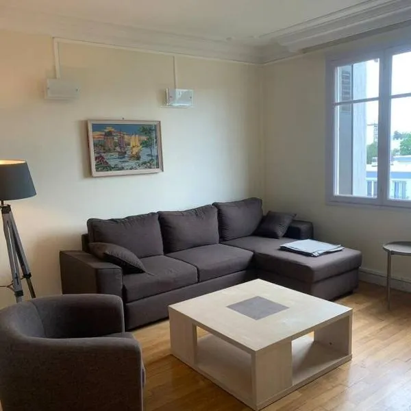 Spacieux Duplex centre Tours et bord du Cher Loire Valley, hotel v destinaci Tours