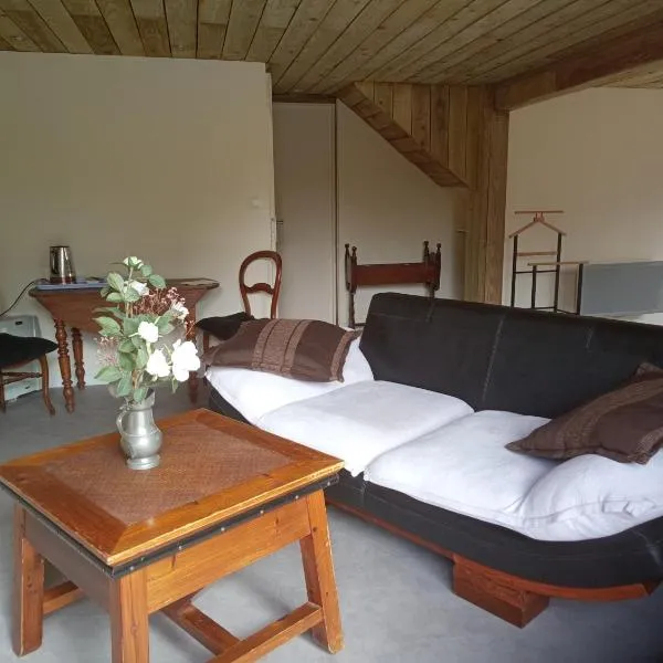 La Canette de Phil - Chambre d'hôtes, Indépendante - Vue sur piscine, hotel u gradu 'Samatan'