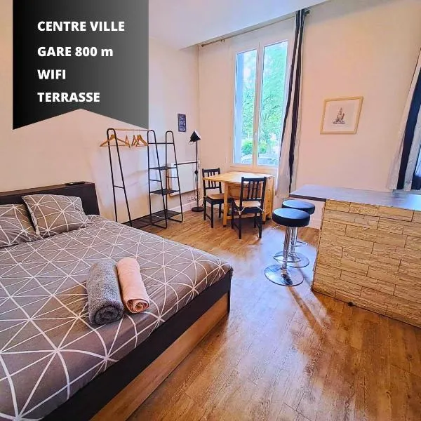 Studio Centre Ville Sacre Coeur, hotel in Saint-Caprais-de-Lerm