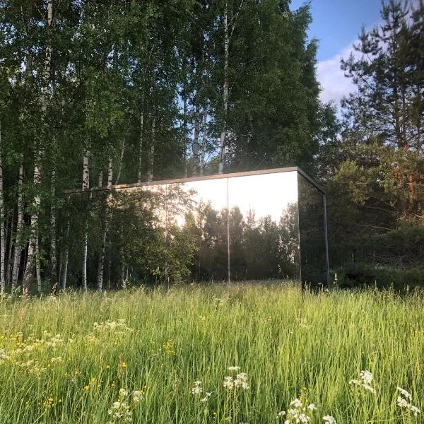 Kuldi Mirror House, hotel in Kanepi