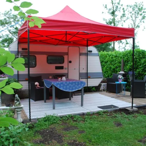 B&B Öland Caravan "Juf Jansen", hotel v destinaci Ottoland