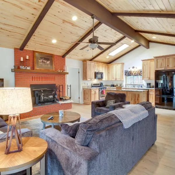 Peaceful Mountain Getaway in the Pines!, hotel in Indian Pine
