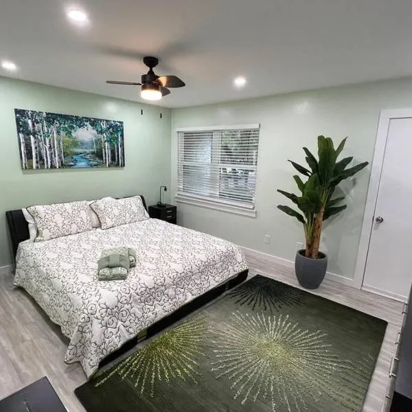 Tranquility in paradise- 2 bedroom villa w/parking, hotel v destinaci Hilton Head Island
