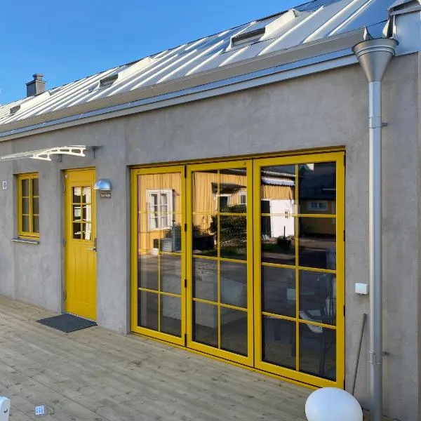 Casa Annie & Nadja - Toppmodernt centralt i Borgholm, hotel in Borgholm