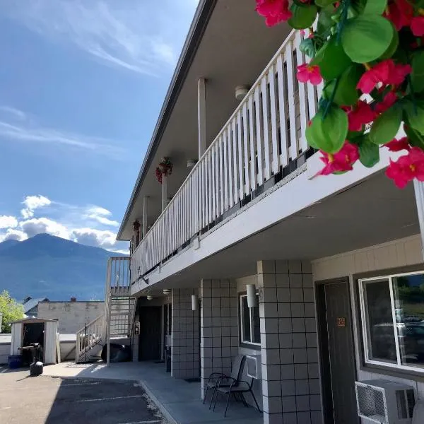 The Canterbury Inn of Downtown Invermere, hotell sihtkohas Invermere