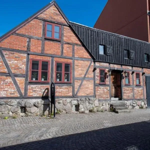 Entire house in the center, hotel u gradu Skårby