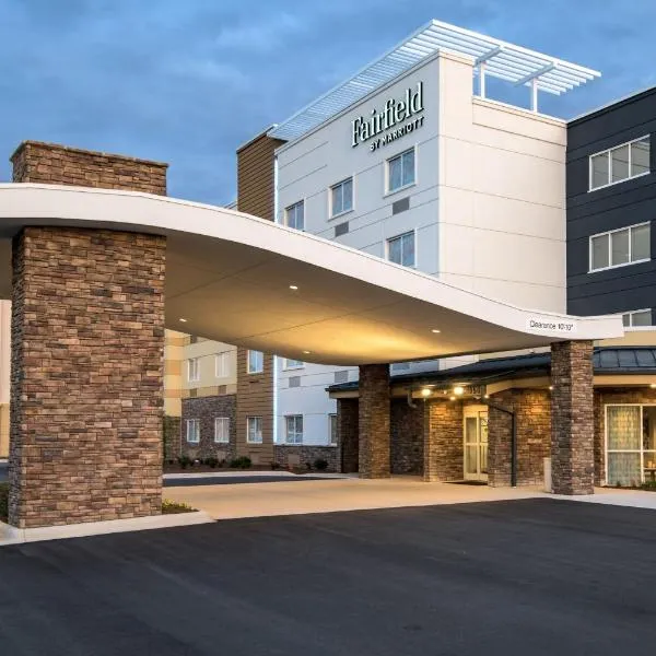 Fairfield Inn & Suites by Marriott Hickory, מלון בLiledoun