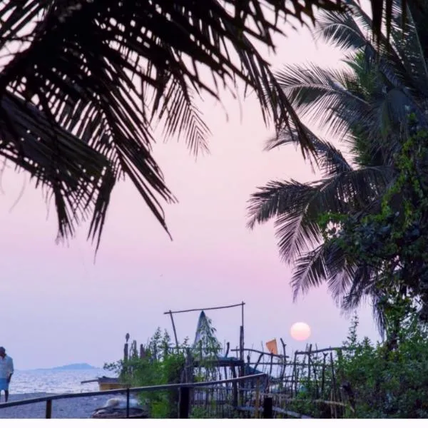 Samant Beach Resort, hotel em Malvan