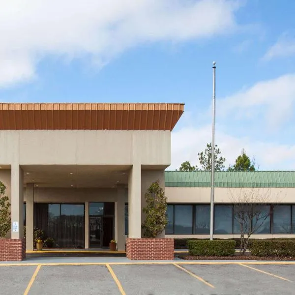 Super 8 by Wyndham Atoka, hotel ad Atoka