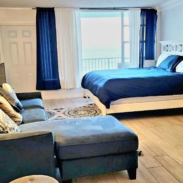 Direct Oceanfront With Balcony、デイトナビーチのホテル