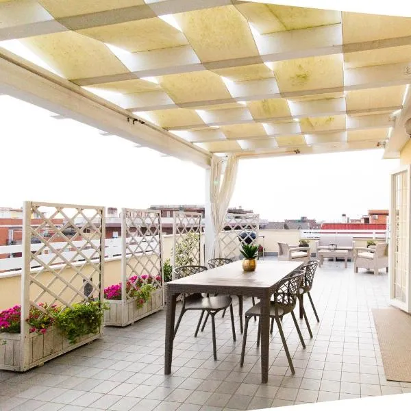 Attico Centralissimo Vista Mare, khách sạn ở torvaianica