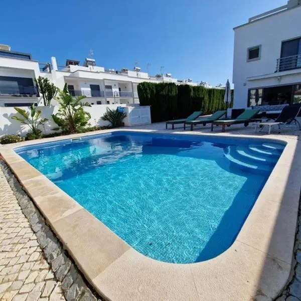 Beachfront house,Manta Rota,Algarve, hotel in Vila Nova de Cacela