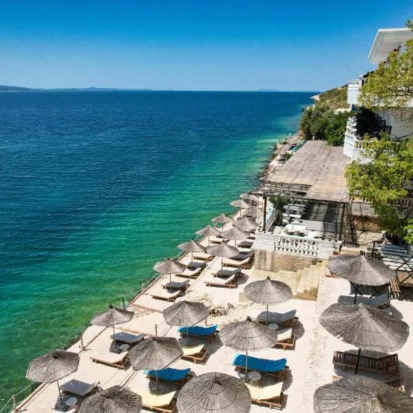 Luxury Villa Alisja Sarande with Private Beach, hotel en Saranda