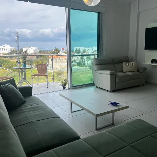 Sea Side Apartment And Pool, hotel in Protaras