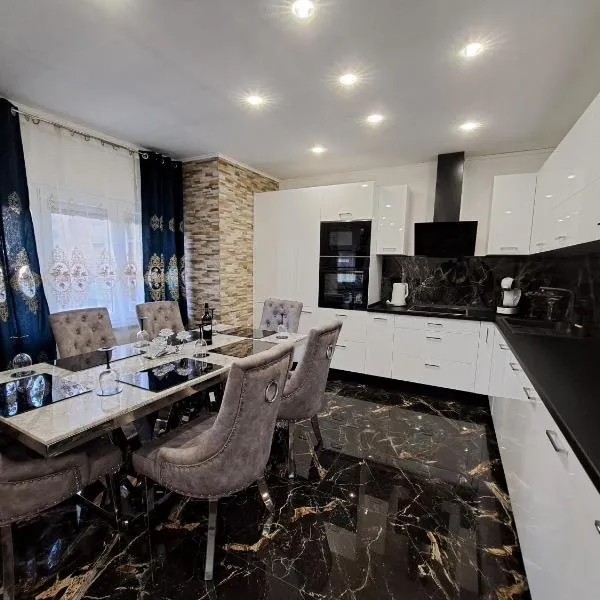 Apartment Monaco, hotel en Rijeka