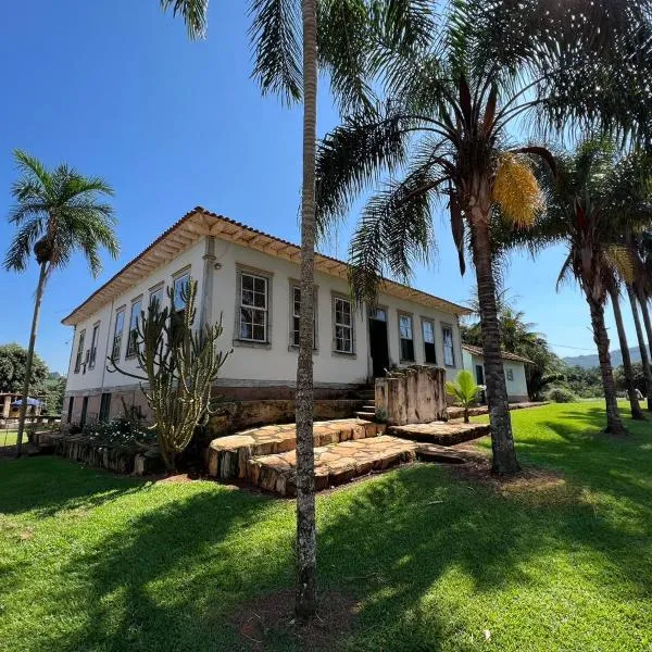 Pousada Fazenda São Pedro, hotell i Delfinópolis