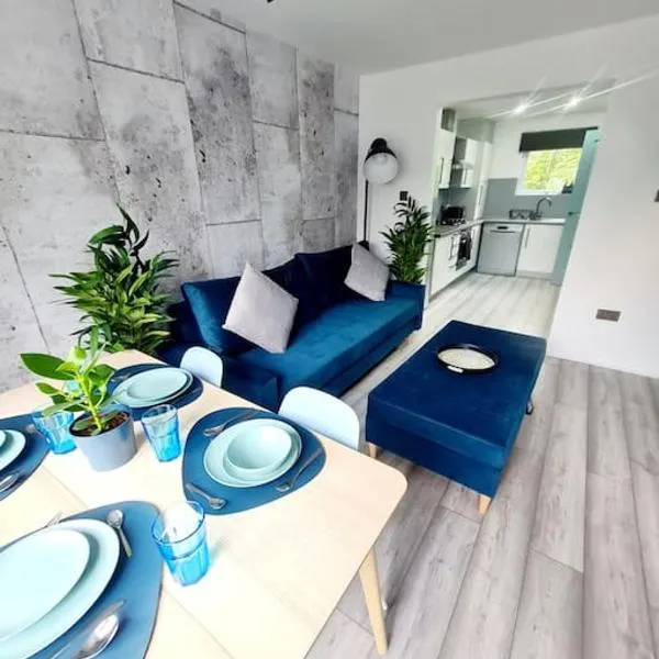 Spacious 5bed house, FREE parking, NO PARTY !, hotel v destinaci Glasgow