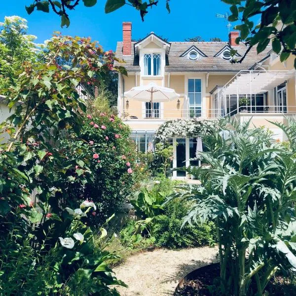 Orpheus Lodge, hotell i Giverny