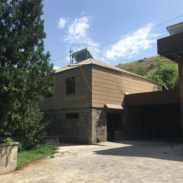 Bardy guest house, hotel din Chʼiva