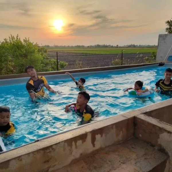 Homestay Anjung Malinja Private Pool Kedah, Hotel in Yan